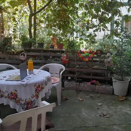 Oda ve Kahvaltı Adem's Cozy Terrace Retreat Üsküp