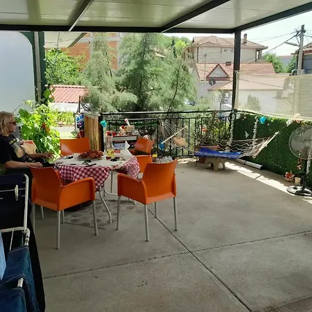 Adem's Cozy Terrace Retreat Oda ve Kahvaltı Üsküp