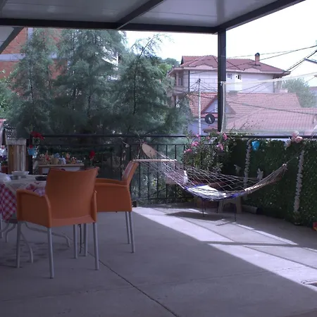 Oda ve Kahvaltı Adem's Cozy Terrace Retreat Üsküp