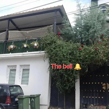 Adem's Cozy Terrace Retreat Üsküp